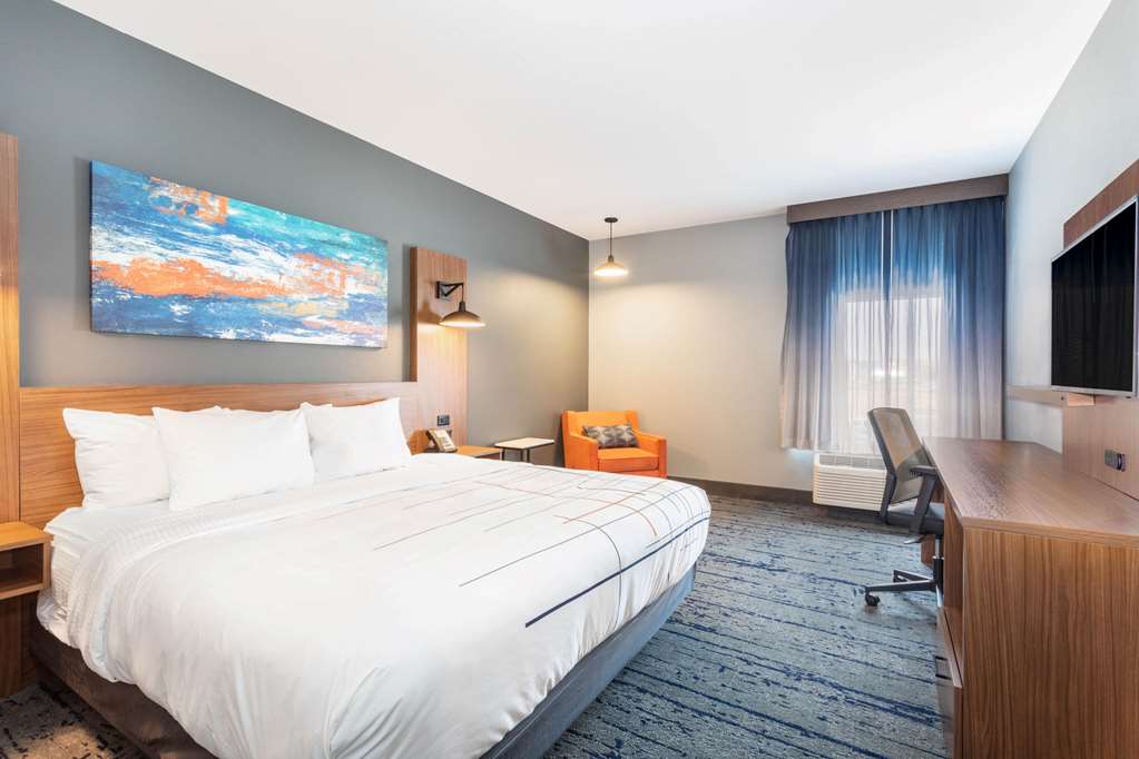 La Quinta Inn & Suites by Wyndham Limon - photo 27
