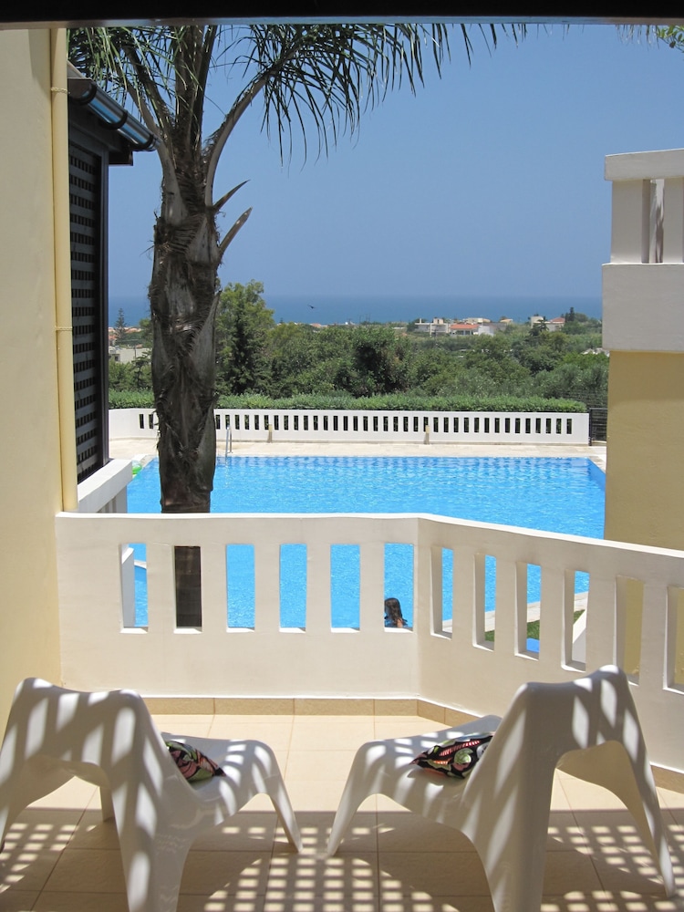 Villa Pandora Angela & Michali — 4-Star Luxury Hotel in Gerani, Greece