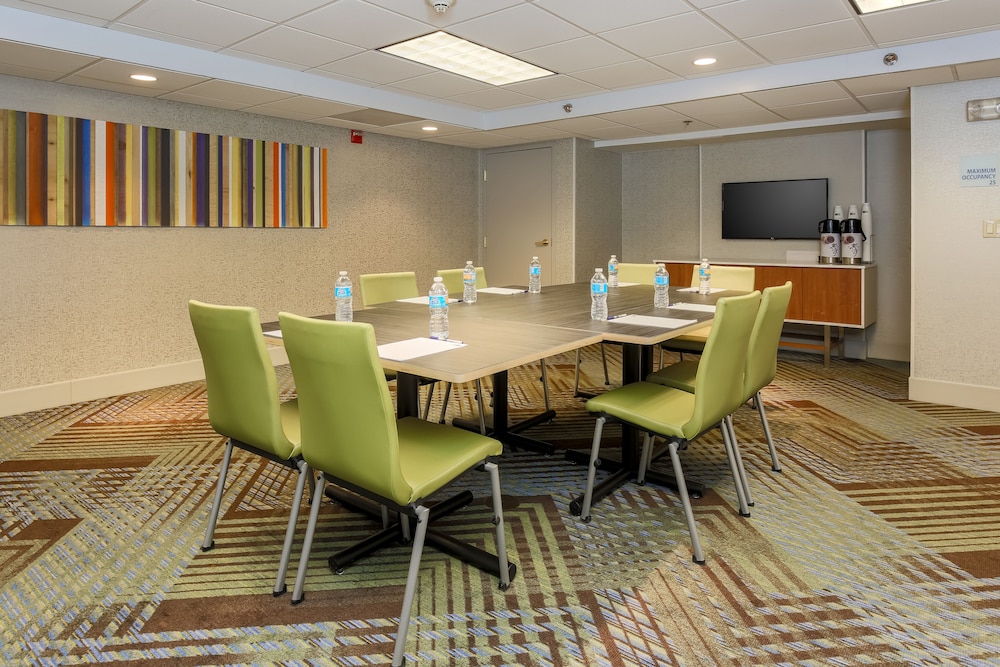 Holiday Inn Express Milwaukee West Medical Center by IHG - photo 42