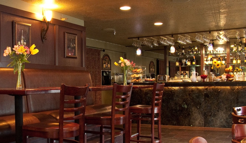 Silverton Inn & Suites - photo 27