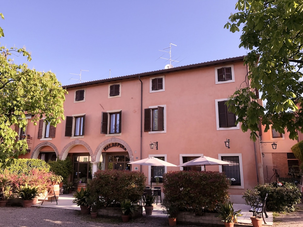Albergo Corte Malaspina in Castelnuovo Del Garda, Italy