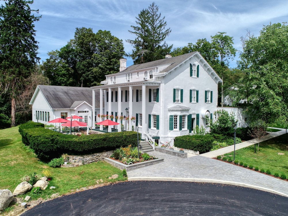 Le Chambord at Curry Estate - carbon neutral hotel in Poughkeepsie