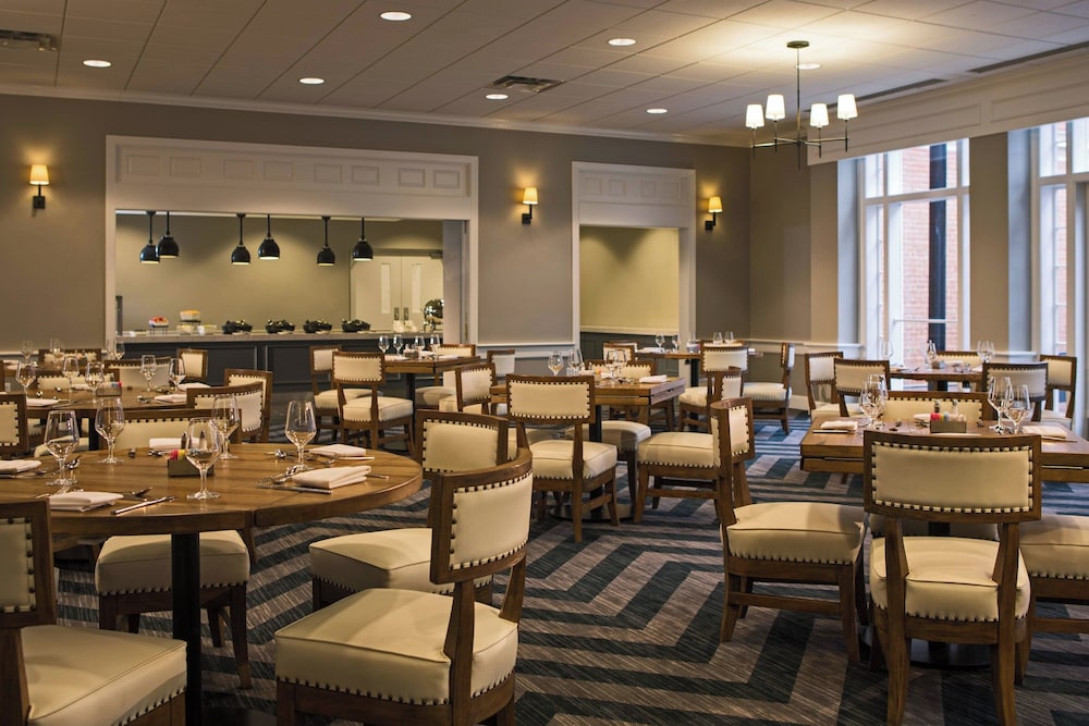 College Park Marriott Hotel & Conference Center - photo 44