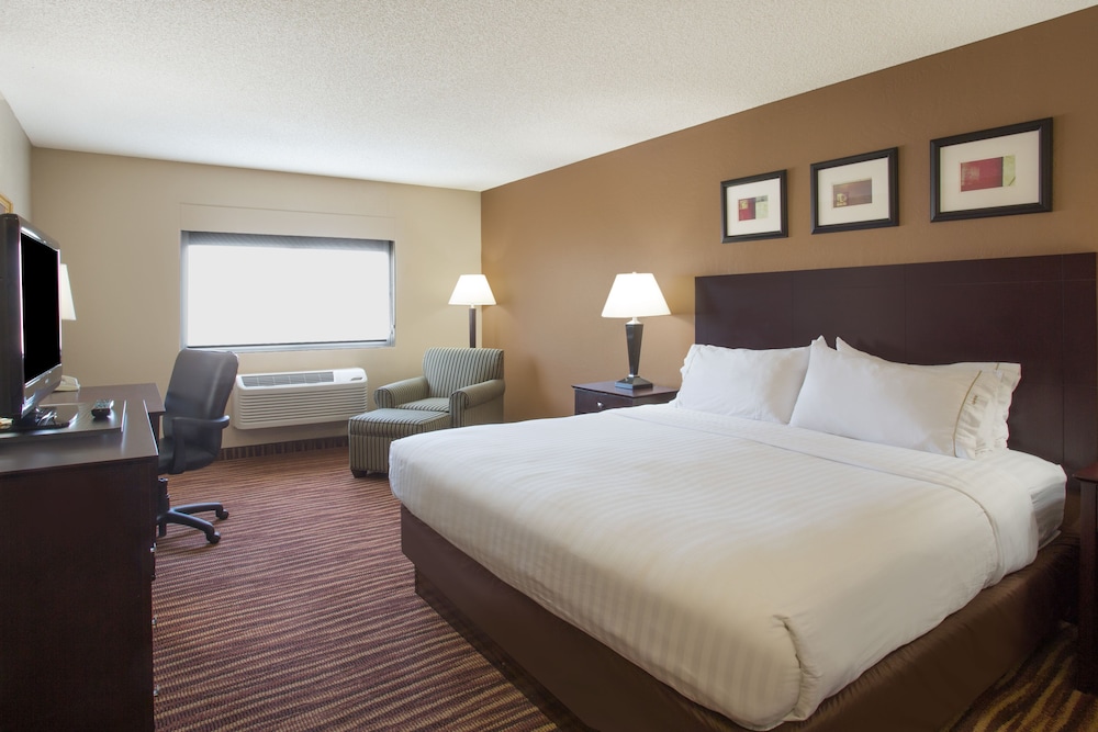 First Choice Inns at the Swell - photo 6