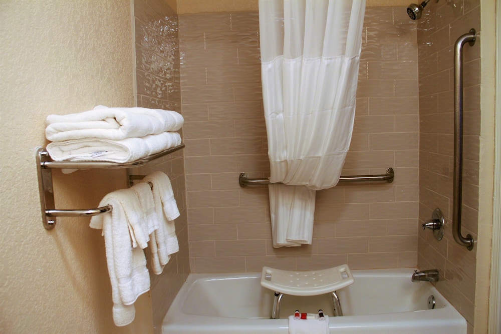 Baymont by Wyndham Stevens Point - photo 39