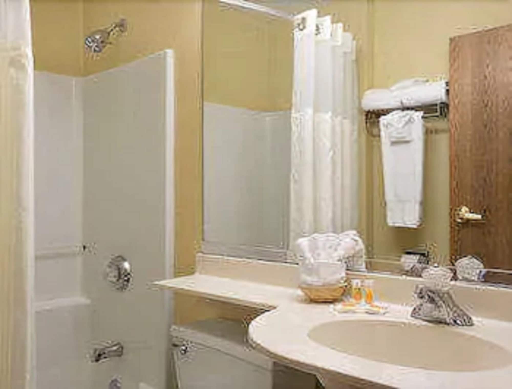 Days Inn & Suites by Wyndham Lafayette IN - photo 5