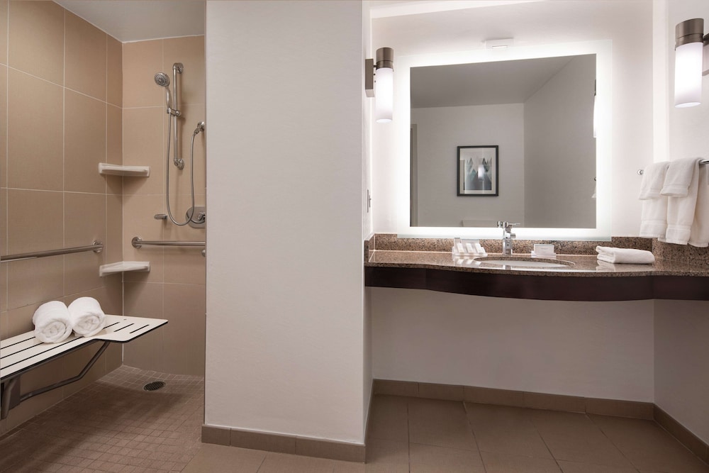 Hilton Garden Inn Denver Cherry Creek - photo 16
