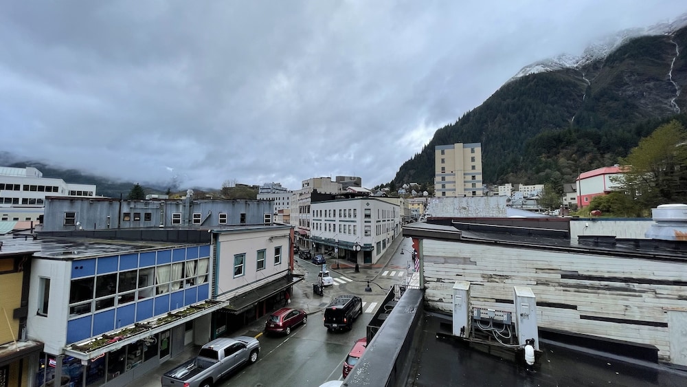 Alaskan Hotel and Bar - photo 97