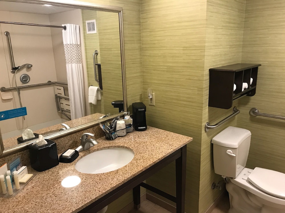 Hampton Inn Evansville Airport - photo 24