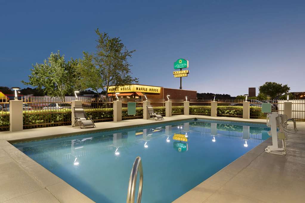 La Quinta Inn & Suites by Wyndham Dothan - photo 16