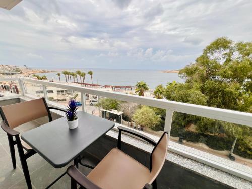 Beachfront Twin Room in Unknown City, Malta