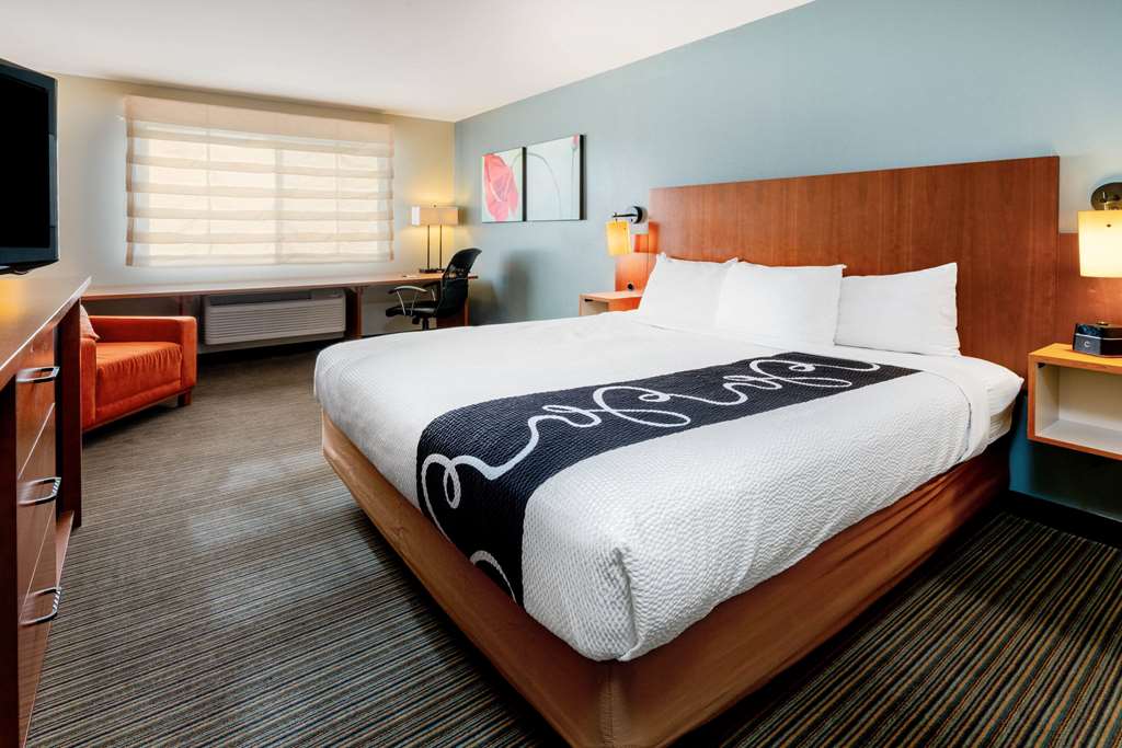 La Quinta Inn & Suites by Wyndham Helena - photo 20