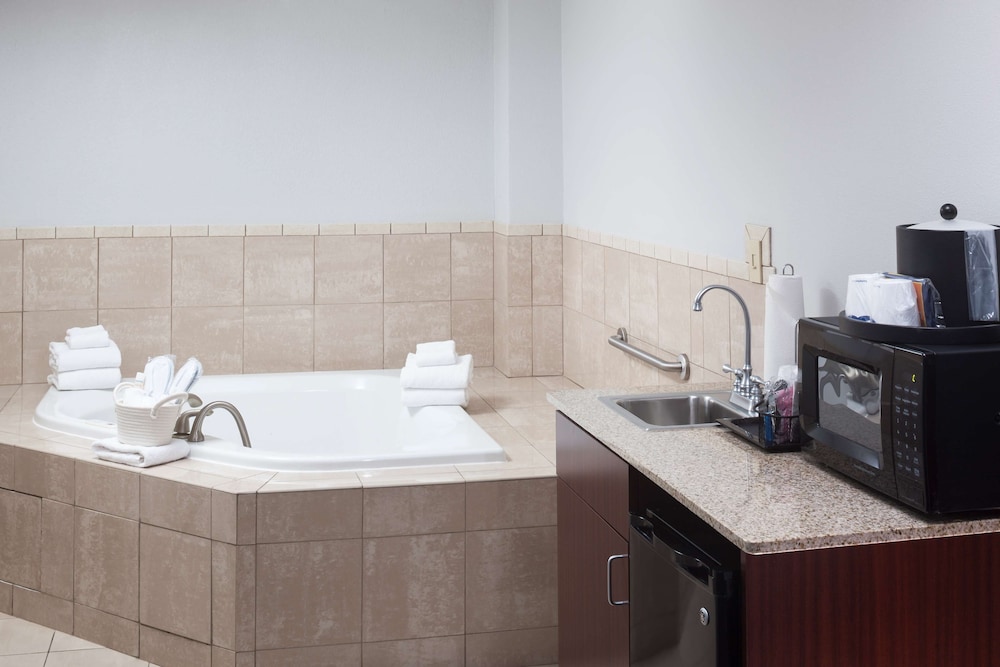 Hampton Inn & Suites Oklahoma City Bricktown - photo 24