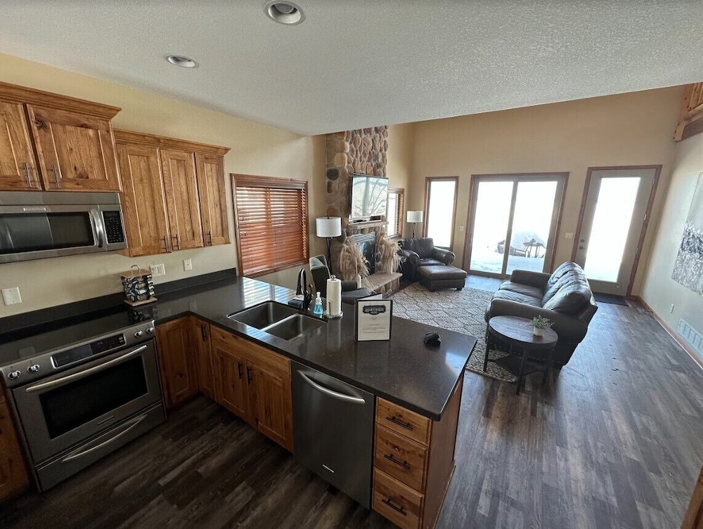 Quarterdeck Resort & Restaurant - photo 131