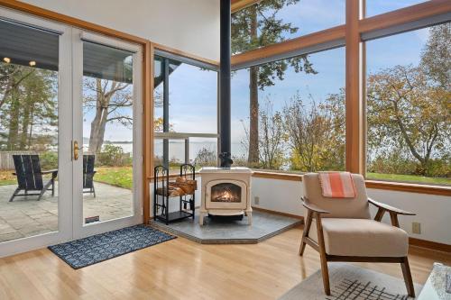 Sunny Blue Beach House — Bellingham — photo 3