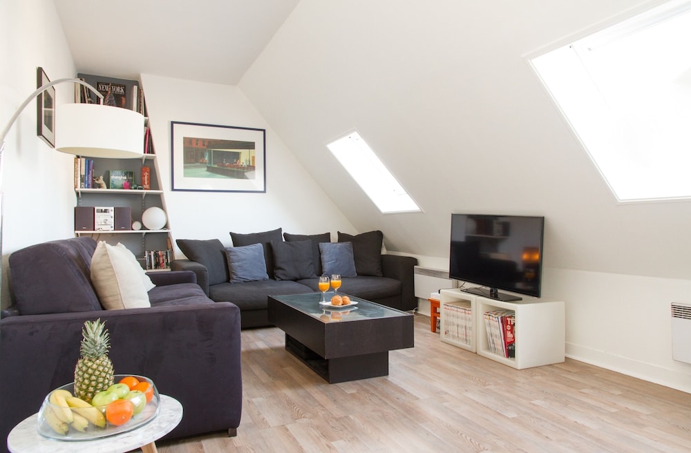 Opera Grands Magasins Private Apartment — 4-Star Luxury Hotel in Paris, France
