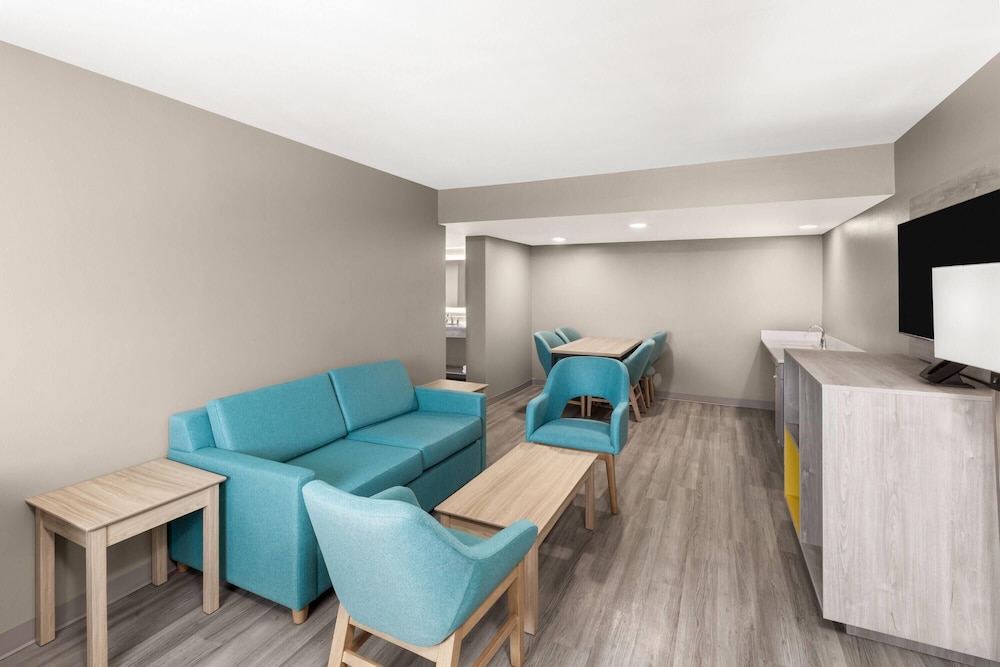 Ramada By Wyndham Kenner New Orleans Airport South - photo 21