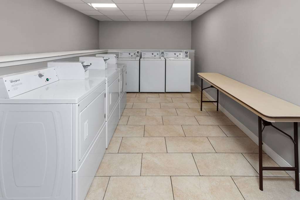 Days Inn by Wyndham Baltimore Northwest - photo 9