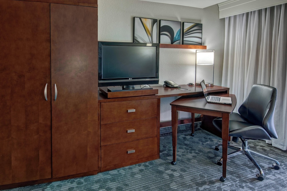 Courtyard by Marriott Troy - photo 4