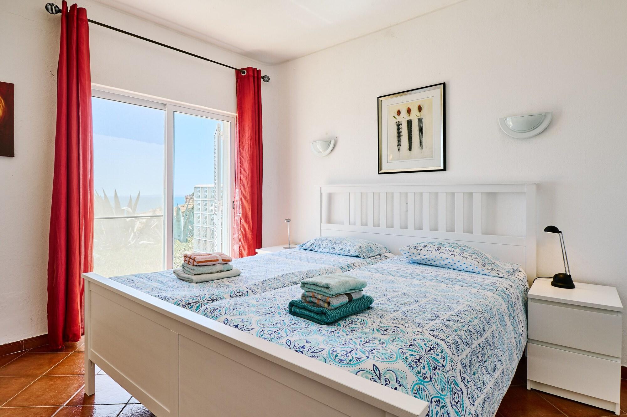 Apartment Centeanes — 4-Star Luxury Hotel in Carvoeiro, Portugal