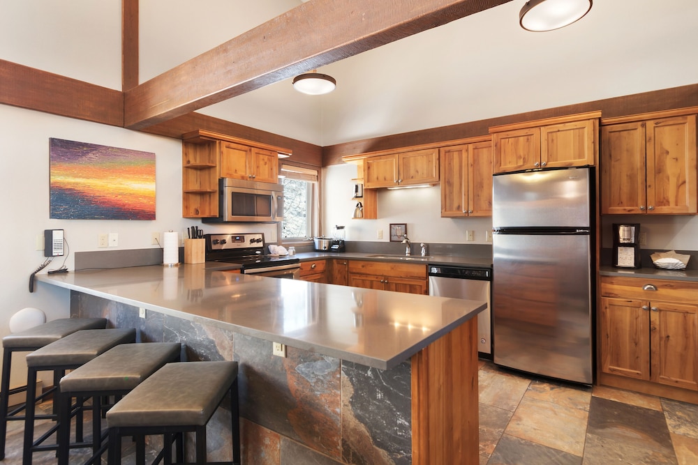 Gold Point Resort Breckenridge by Vacatia - photo 33