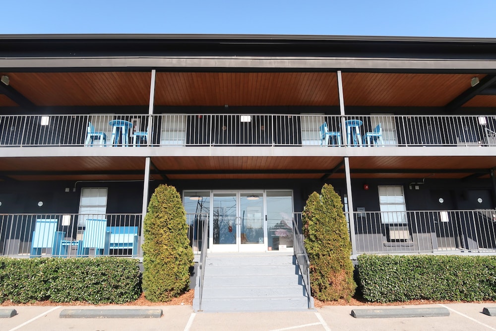 The Iris Motel - photo 32