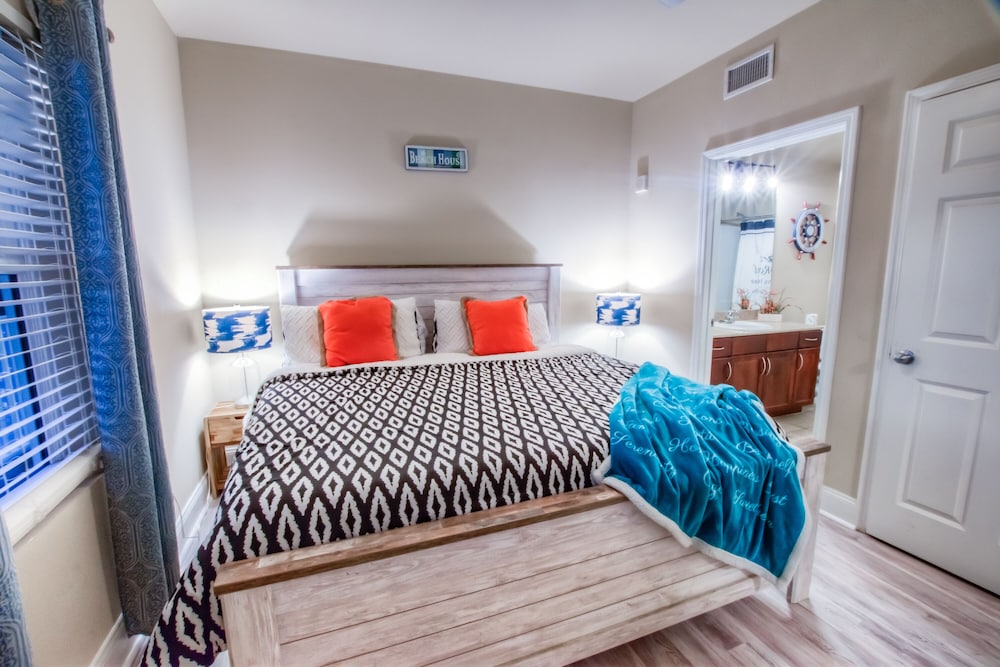 Laketown Wharf Resort by Aneliya's Rentals - photo 104