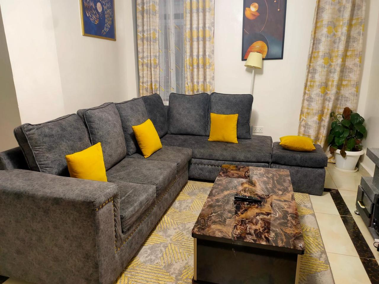 1 Bed Flat Sleeps 2 Parking Wifi