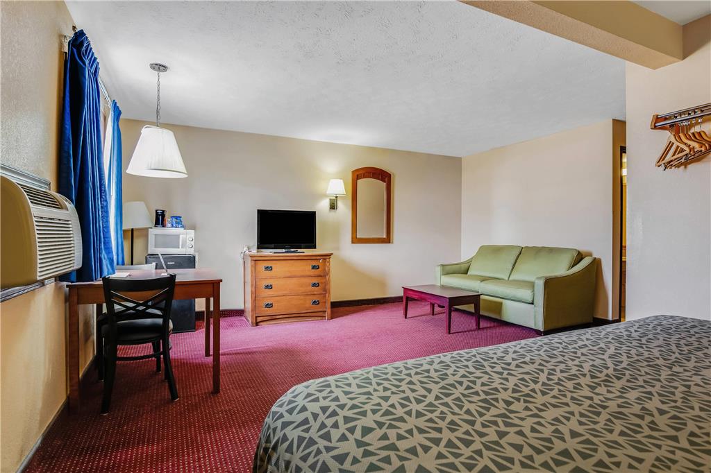 Econo Lodge Junction City I 70 Near Fort Riley - photo 32