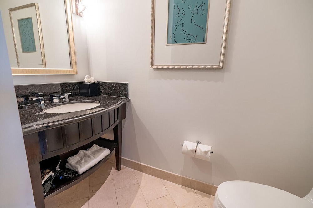 Fontainebleau Miami Beach Private Luxury Suites - photo 326