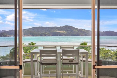 Lagoon Beachfront Lodge 206 on Hamilton Island by HamoRent — 4-Star Luxury Hotel in Hamilton Island, Australia