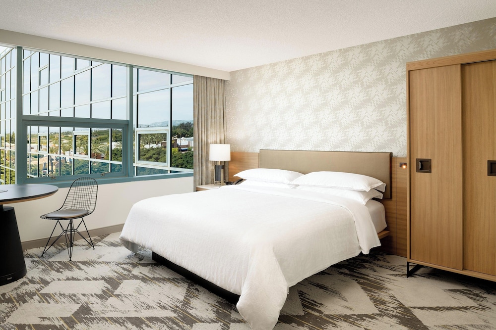 Sheraton Cerritos Hotel - photo 18