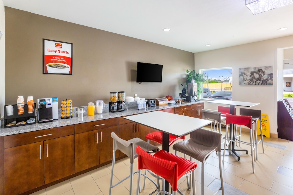 Econo Lodge Baton Rouge University Area - photo 19