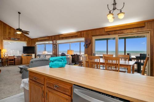 A Pirate's Paradise by Oak Island Accommodations - photo 3