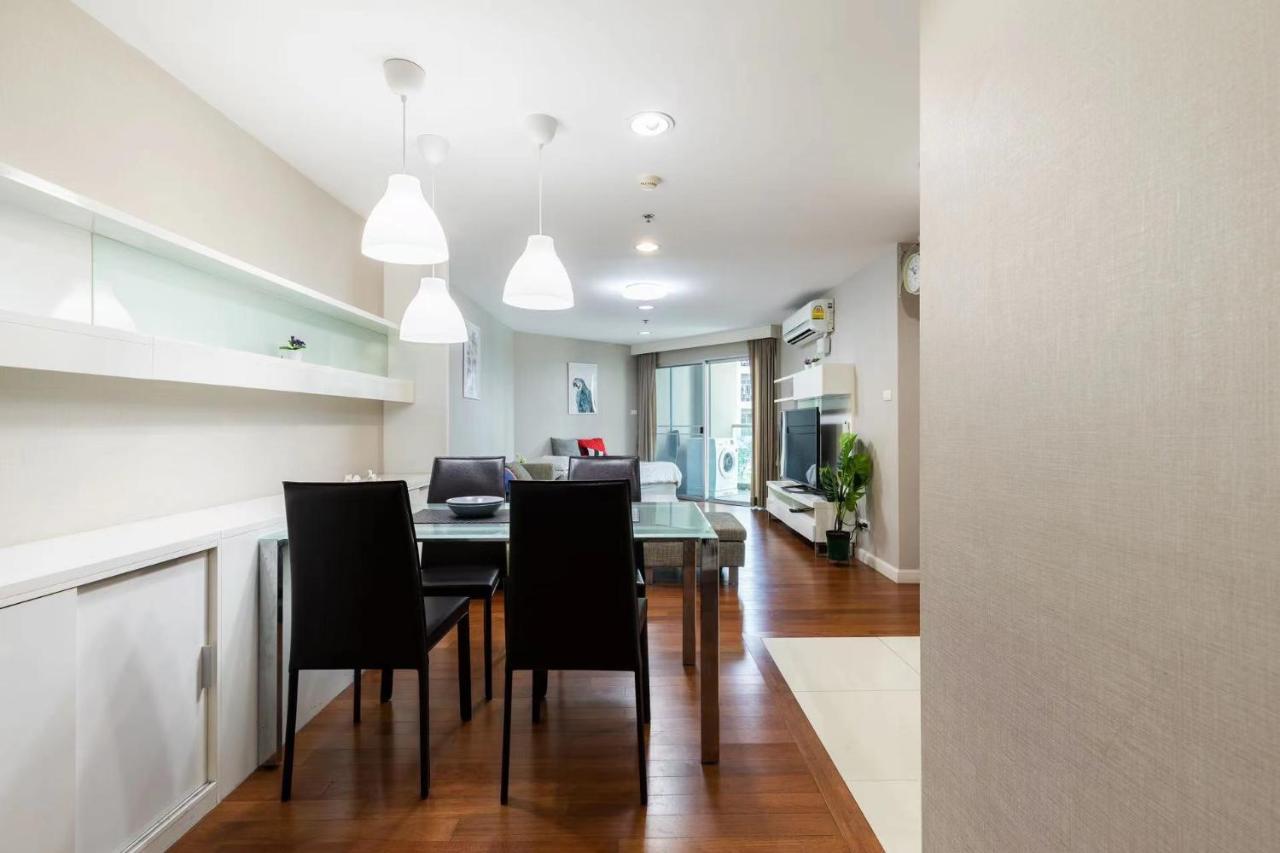 MRT rame9 Jodd Fairs night market walk for a few minutes two bedrooms and two bathrooms