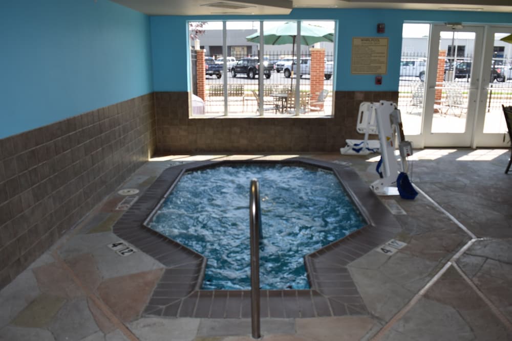 Holiday Inn Express Hotel & Suites Sparta by IHG - photo 35