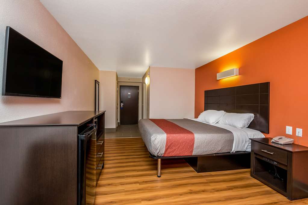 Motel 6 Peoria IL - photo 12
