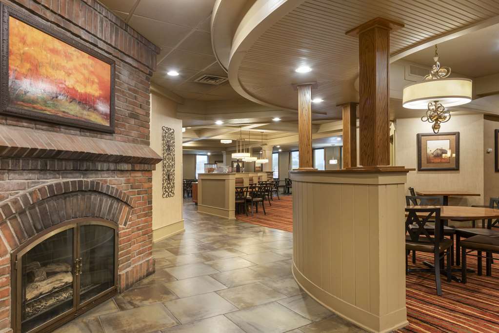Best Western Plus Ramkota Hotel - photo 3