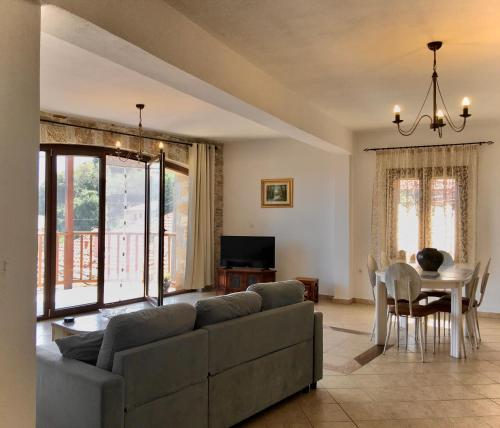 Venetia's Stone House — 4-Star Luxury Hotel in Potamia, Greece