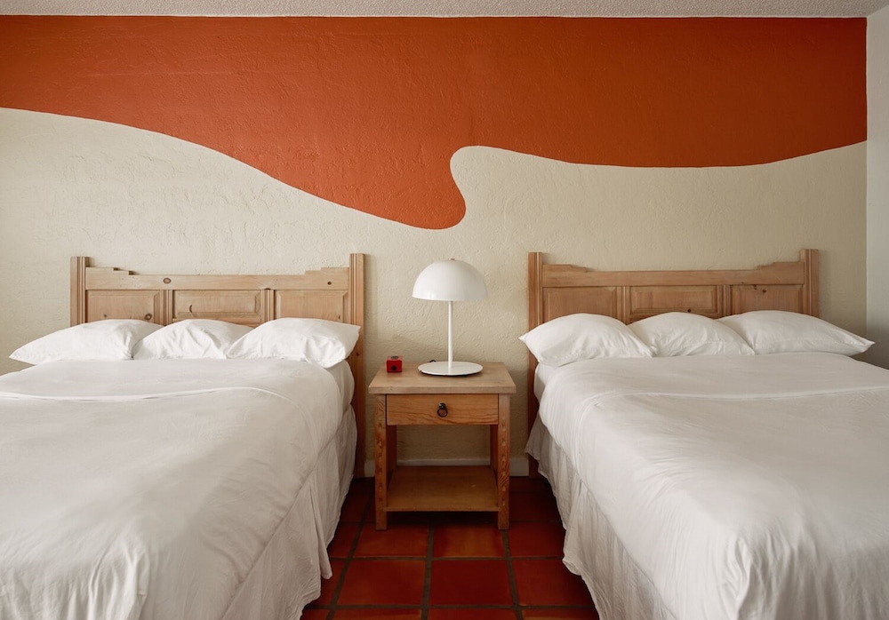 El Rey Court - photo 22