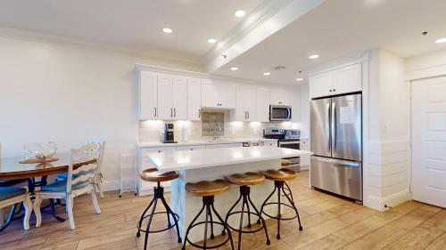 Beach Manor 1004 - carbon neutral hotel in Destin