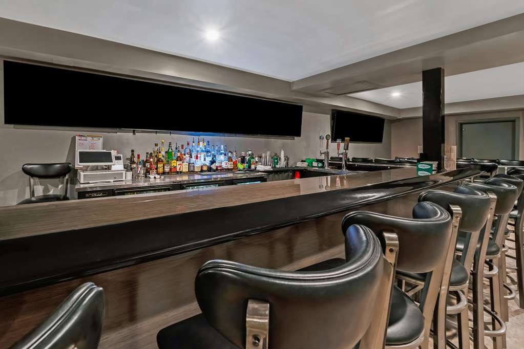 Americas Best Value Inn Foxboro - photo 25
