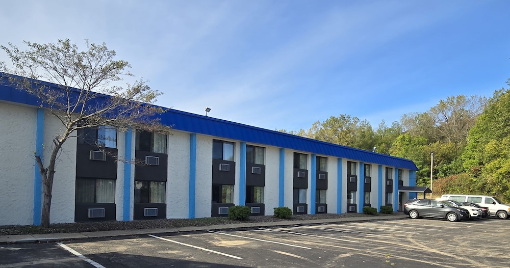 Days Inn by Wyndham Portage Cascade Mountain area - photo 86