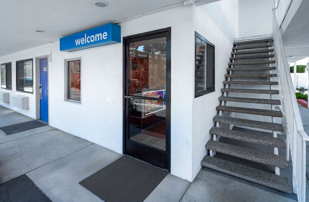 Motel 6 Santa Barbara CA State Street - photo 6