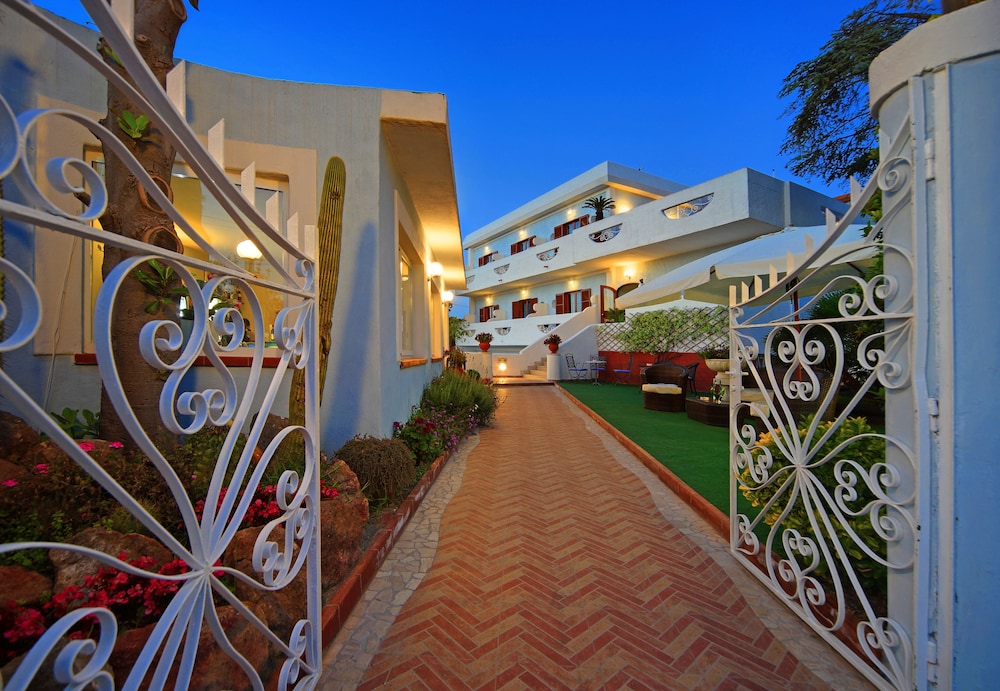 Iris Hotel - carbon neutral hotel in Ischia