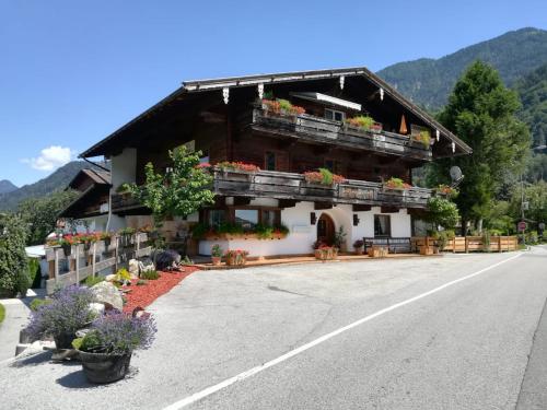 Come In — 4-Star Luxury Hotel in Buch In Tirol, Austria