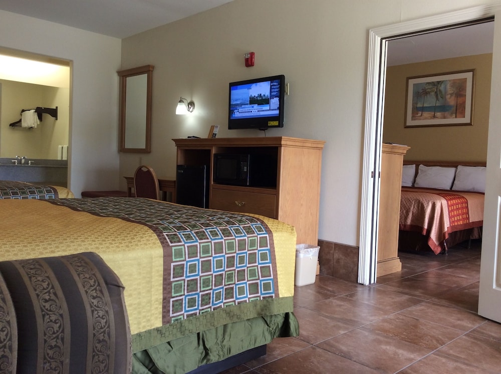 Texas Inn Weslaco - photo 13