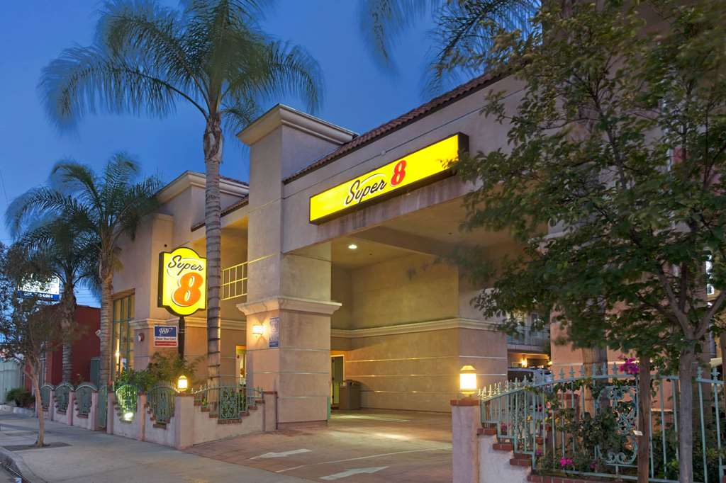 Super 8 by Wyndham North Hollywood - photo 2