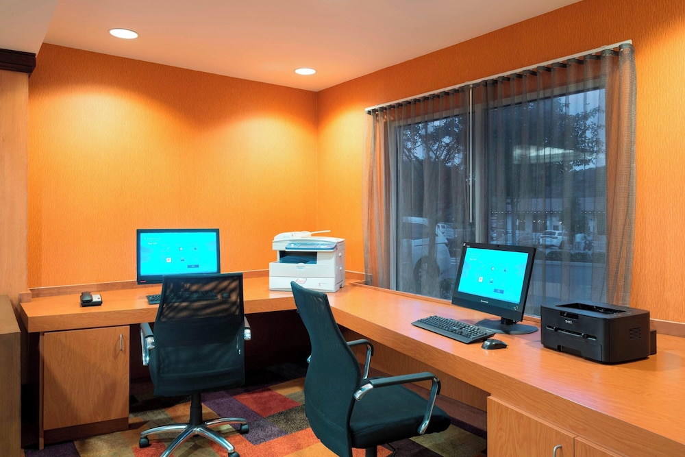 Fairfield Inn & Suites by Marriott State College - photo 28