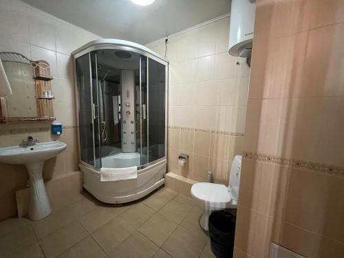 Three Dolphins Hotel — Aktau — photo 4